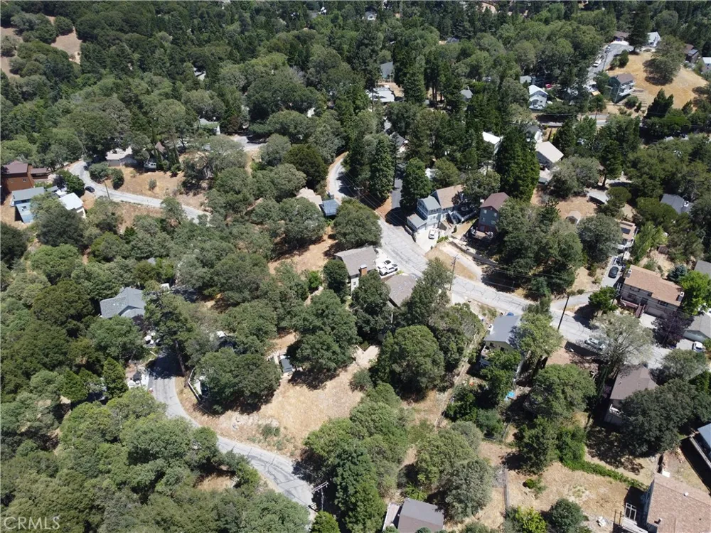 338 Davos Drive Crestline, CA 92325
