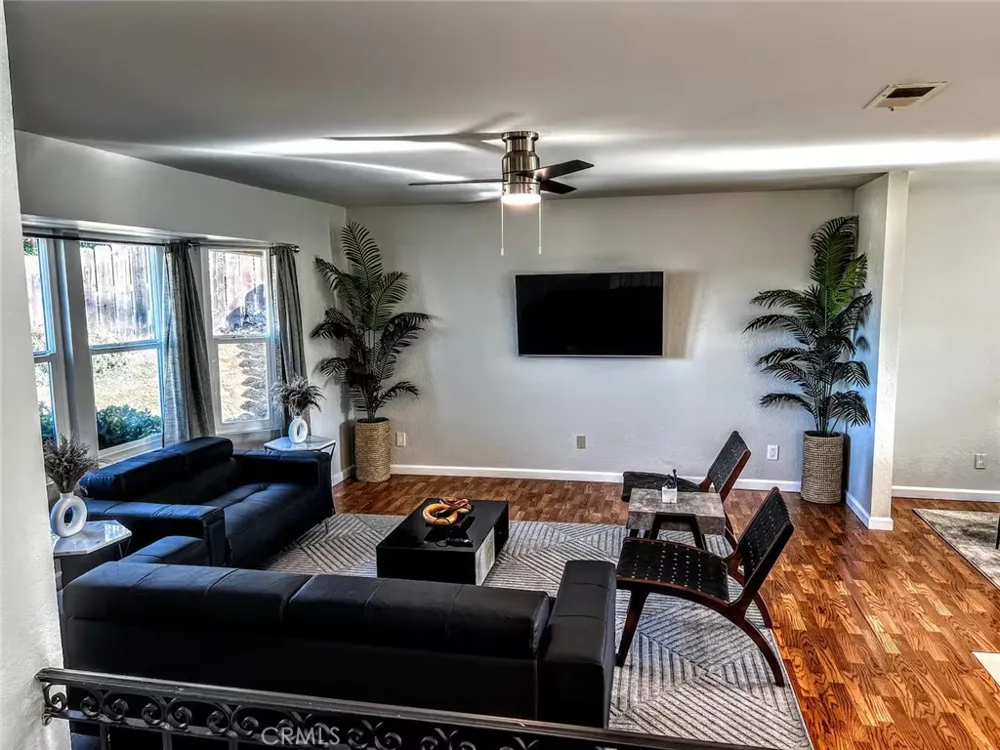 1811 Navajo Place Escondido, CA 92029