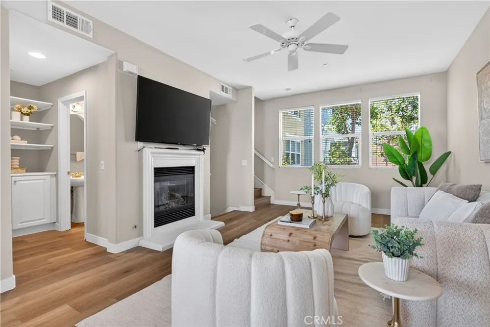 217 W Zinfandel Covina, CA 91723