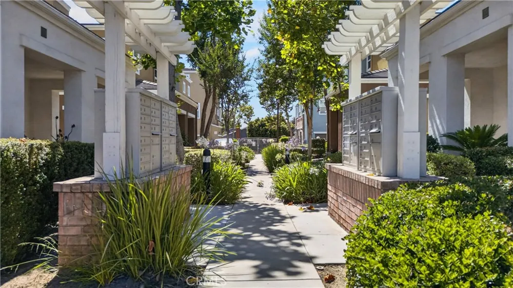 217 W Zinfandel Covina, CA 91723