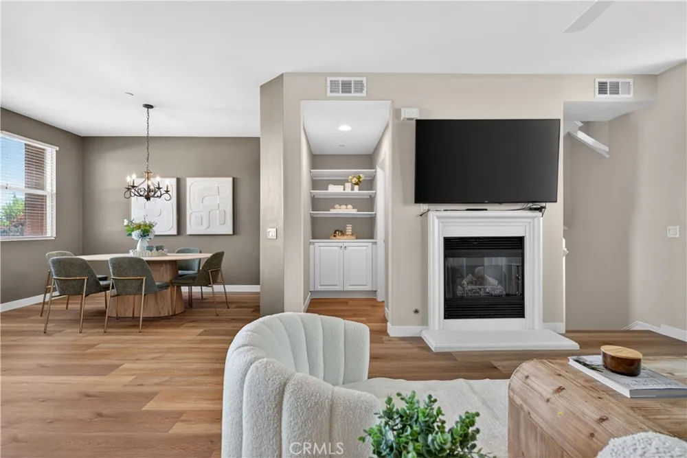 217 W Zinfandel Covina, CA 91723