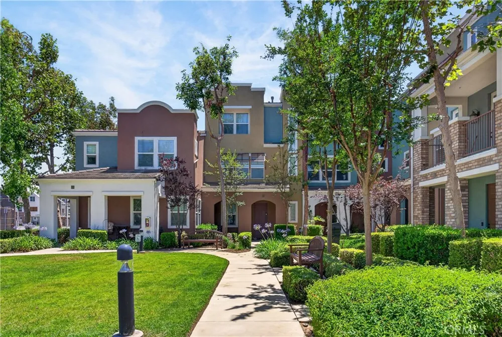 217 W Zinfandel Covina, CA 91723