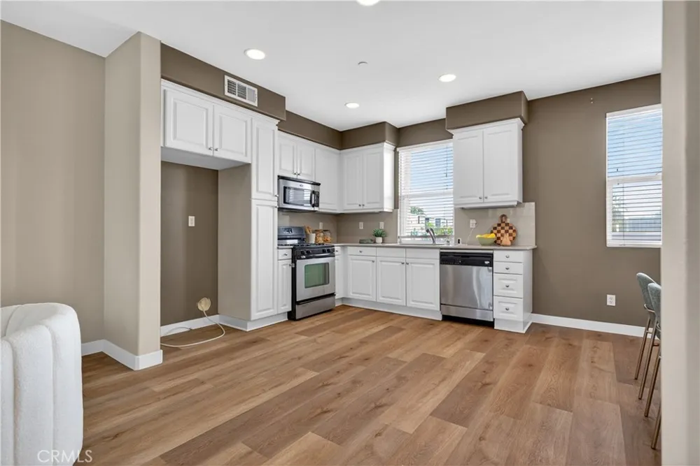 217 W Zinfandel Covina, CA 91723