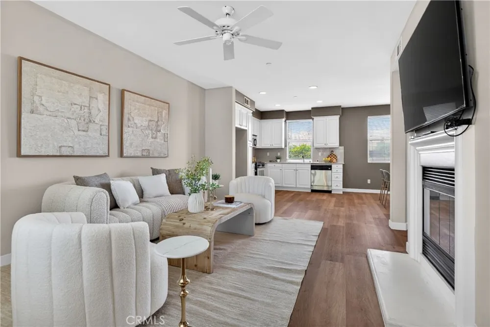 217 W Zinfandel Covina, CA 91723