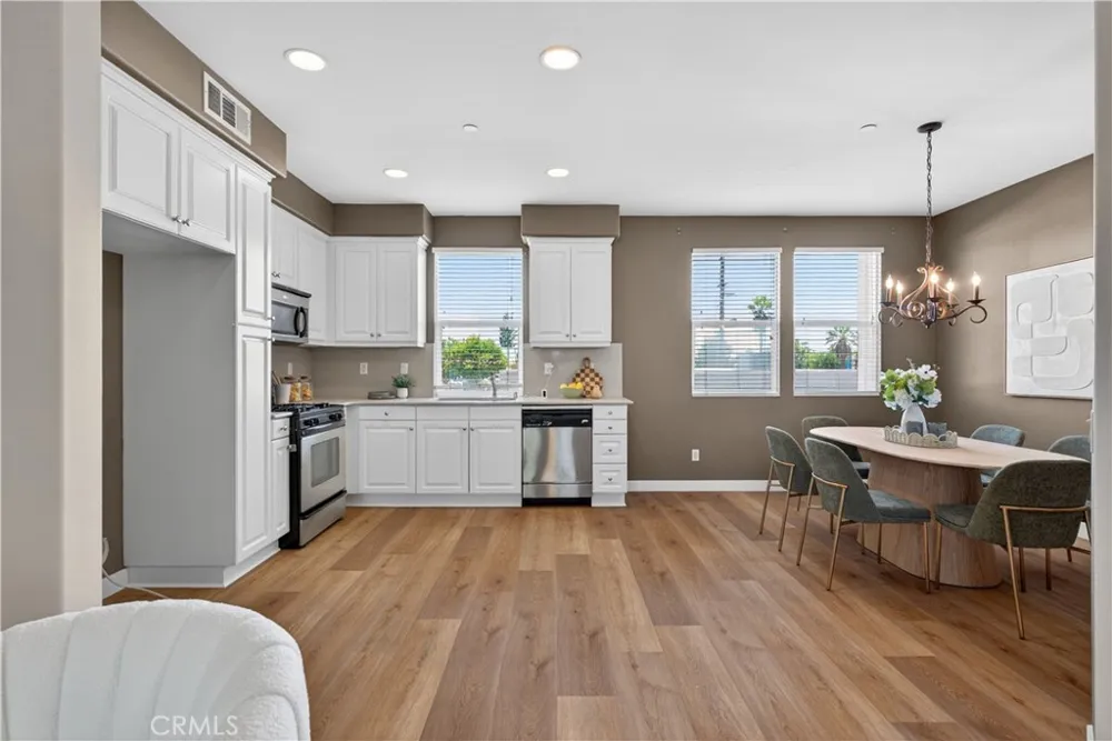 217 W Zinfandel Covina, CA 91723