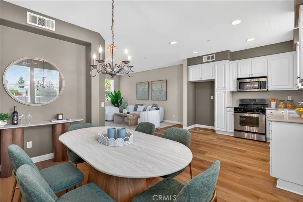 217 W Zinfandel Covina, CA 91723