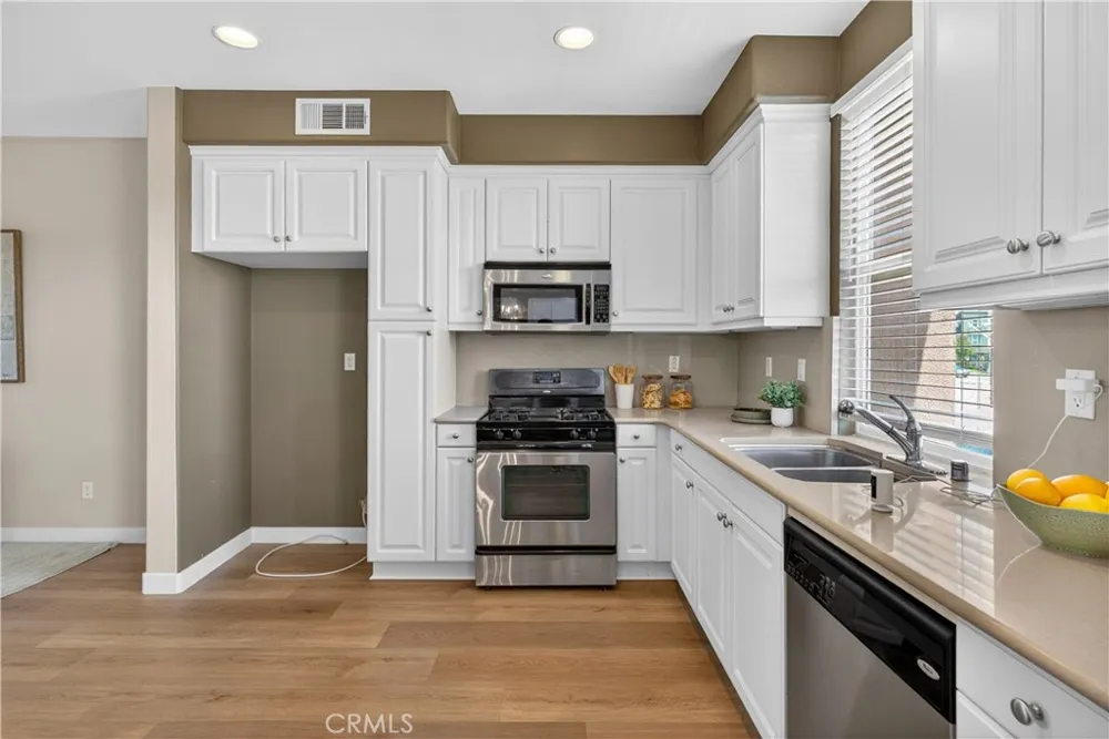 217 W Zinfandel Covina, CA 91723