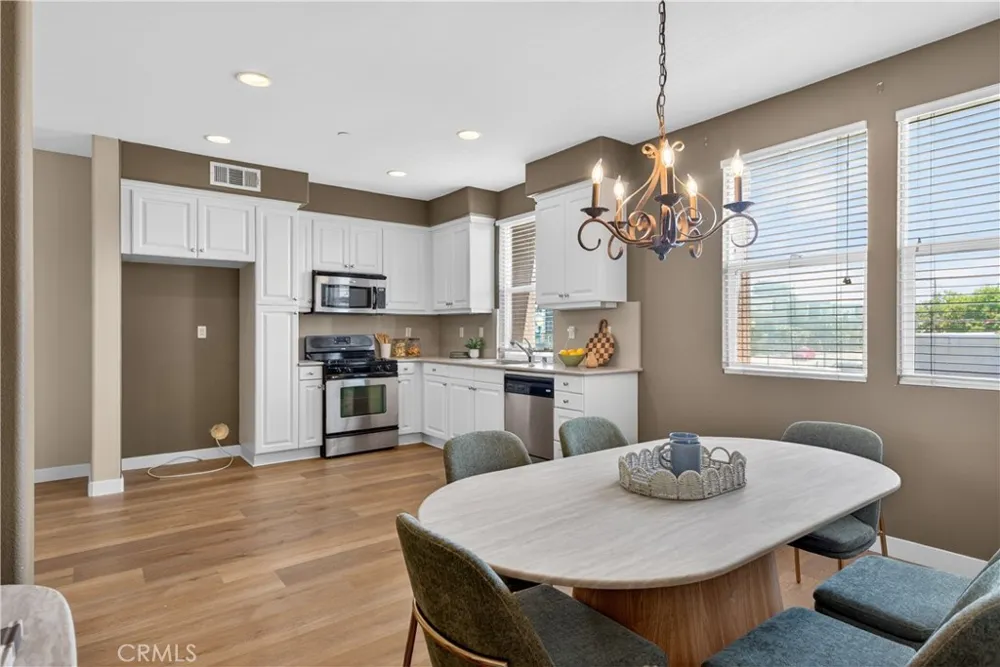 217 W Zinfandel Covina, CA 91723