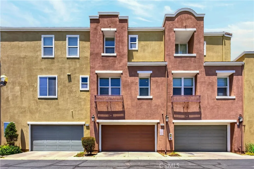 217 W Zinfandel Covina, CA 91723