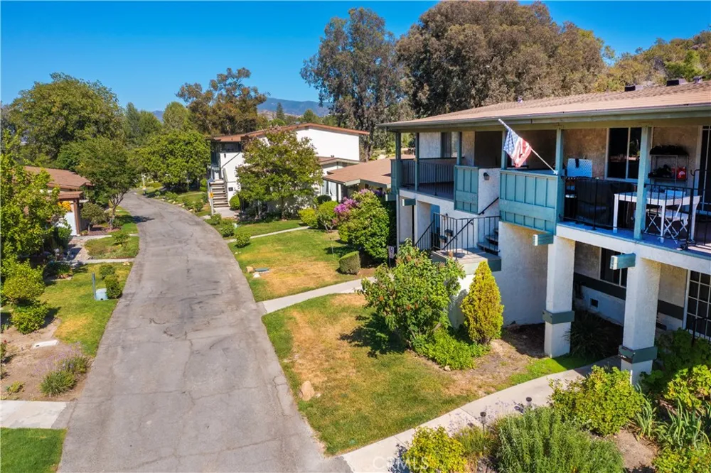 26344 Oak Plain #E Newhall, CA 91321