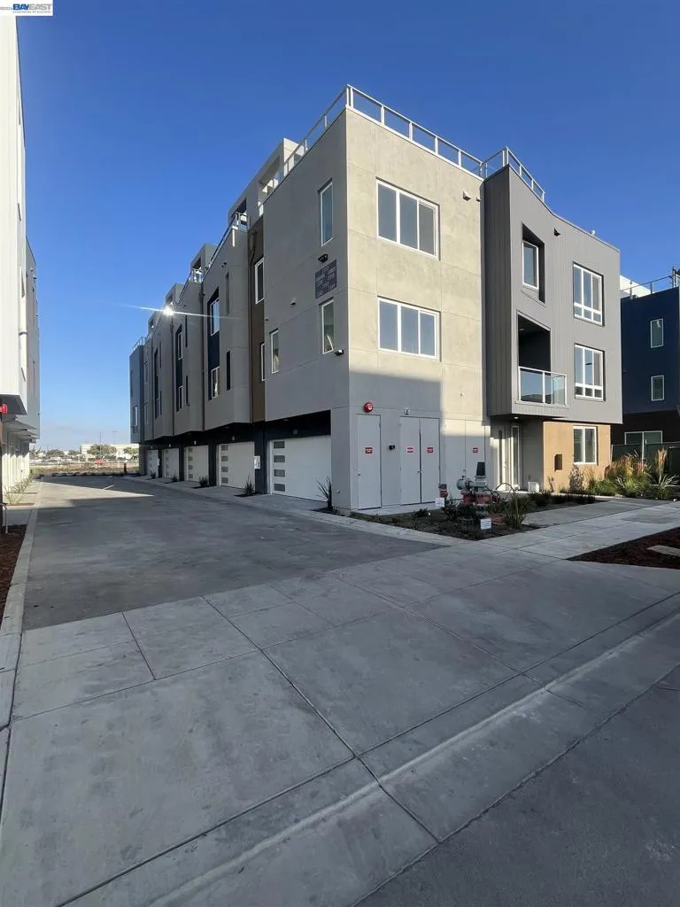 2178 Barnes Wharf Lane Alameda, CA 94501