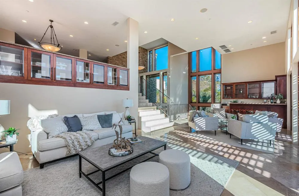 2362 Edgehill Road Vista, CA 92084