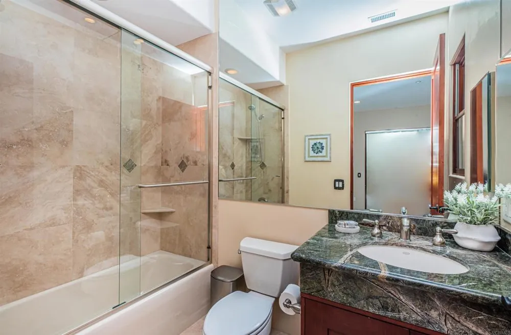 2362 Edgehill Road Vista, CA 92084