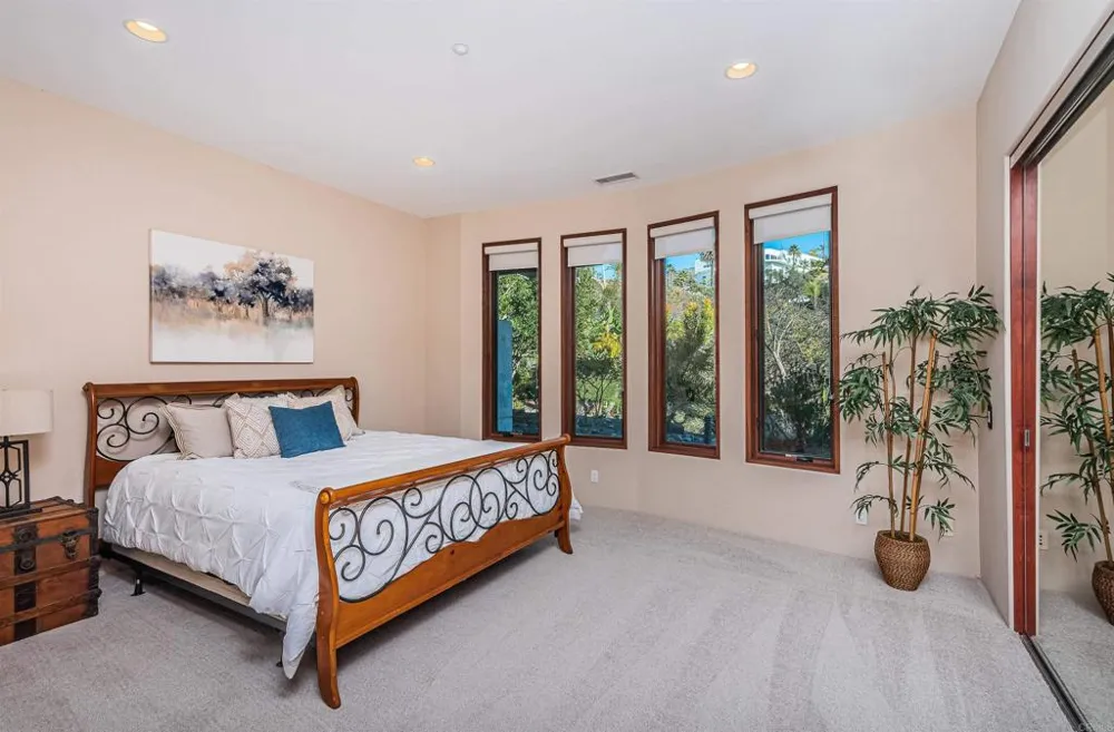 2362 Edgehill Road Vista, CA 92084