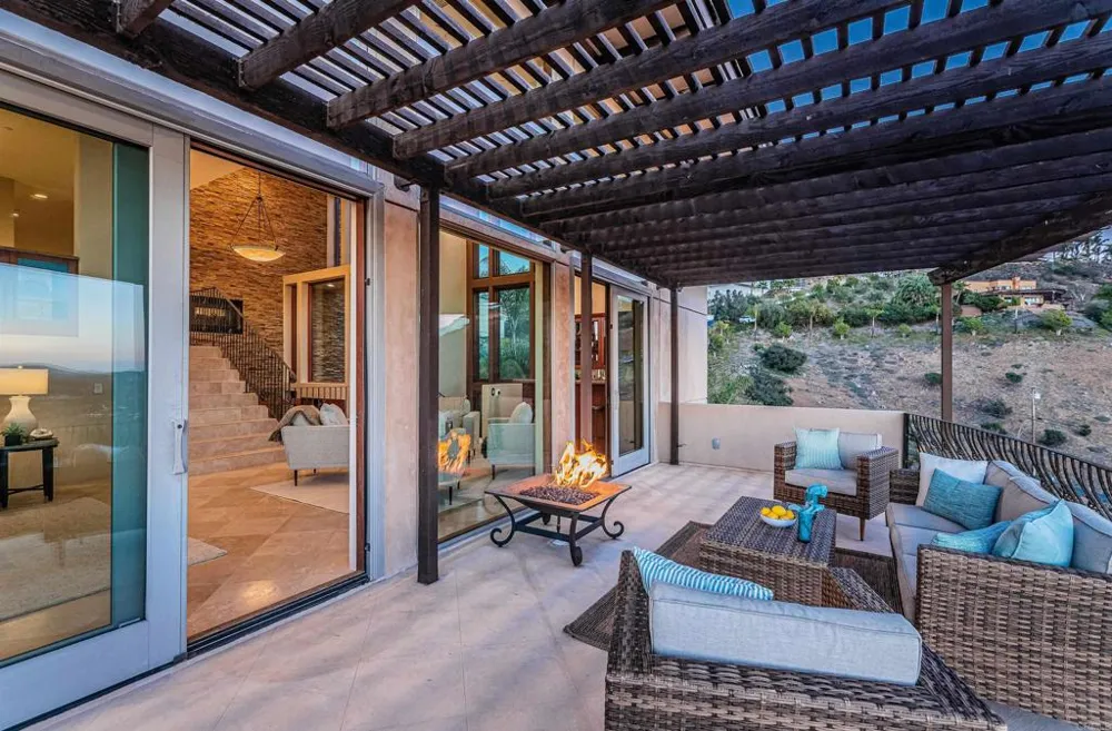 2362 Edgehill Road Vista, CA 92084