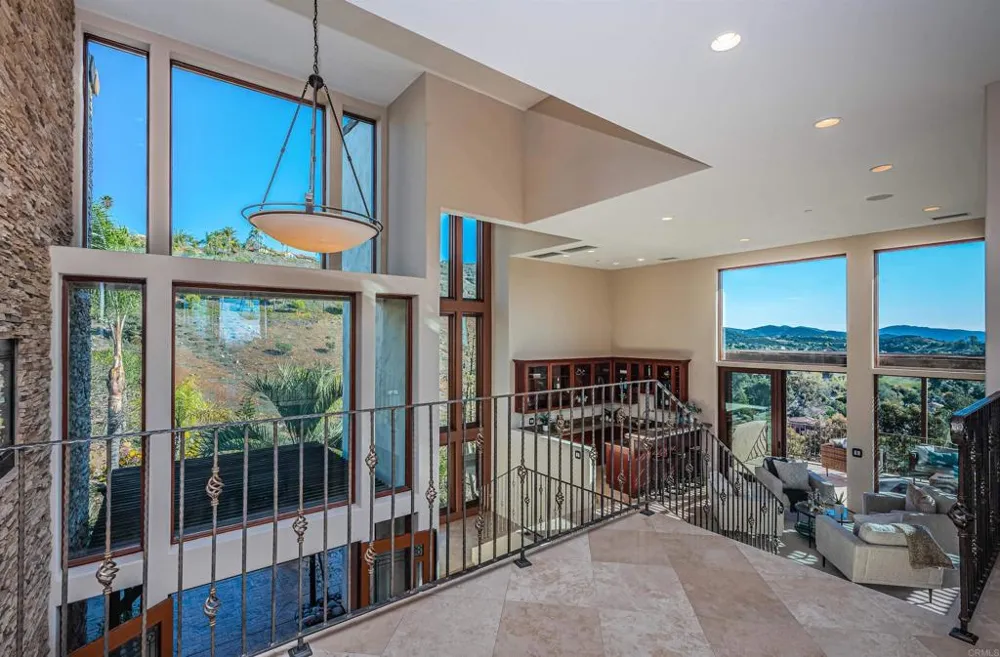 2362 Edgehill Road Vista, CA 92084