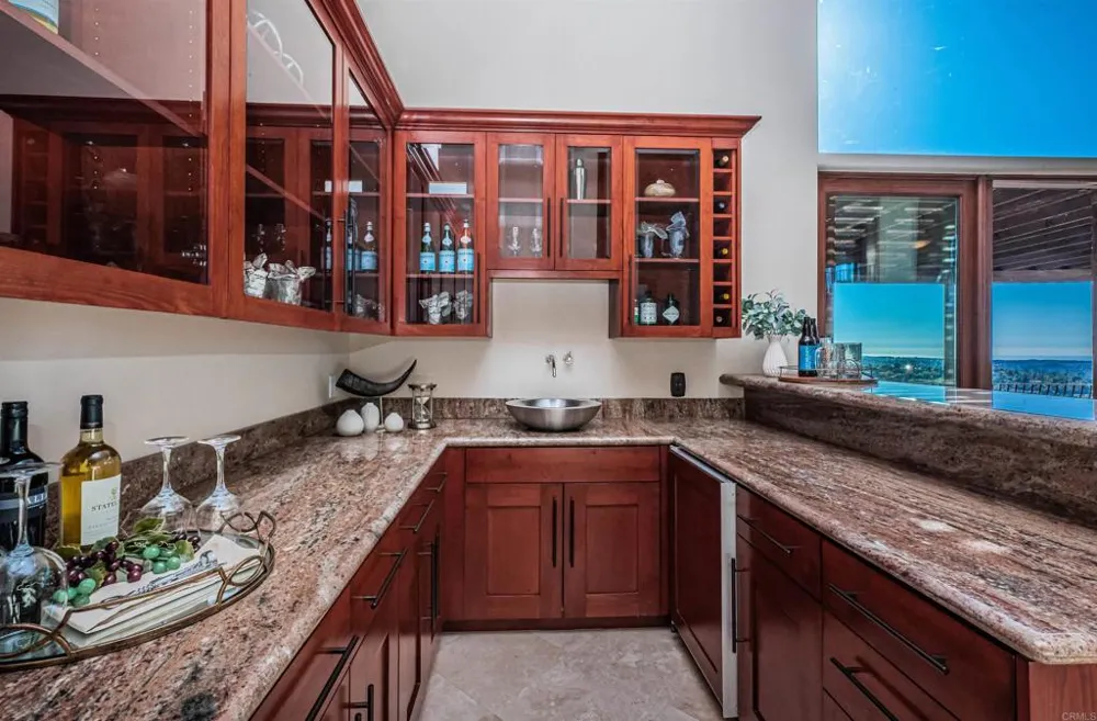 2362 Edgehill Road Vista, CA 92084