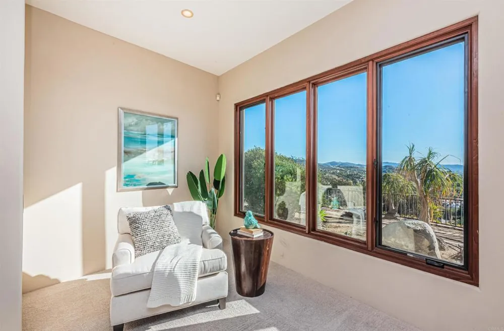 2362 Edgehill Road Vista, CA 92084
