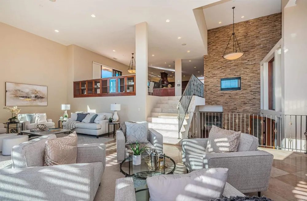 2362 Edgehill Road Vista, CA 92084
