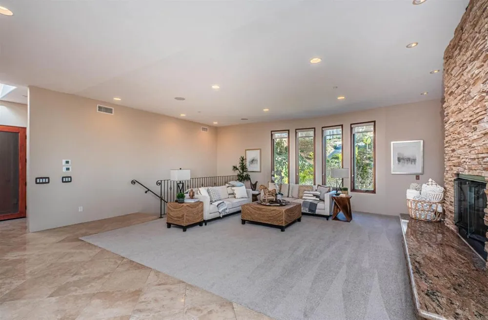 2362 Edgehill Road Vista, CA 92084
