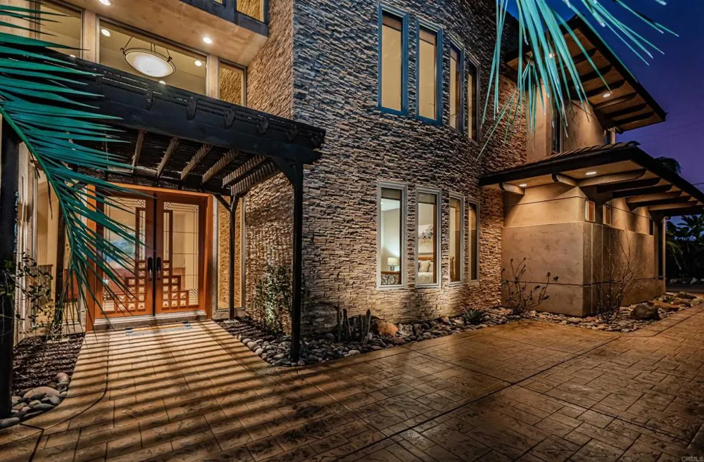 2362 Edgehill Road Vista, CA 92084