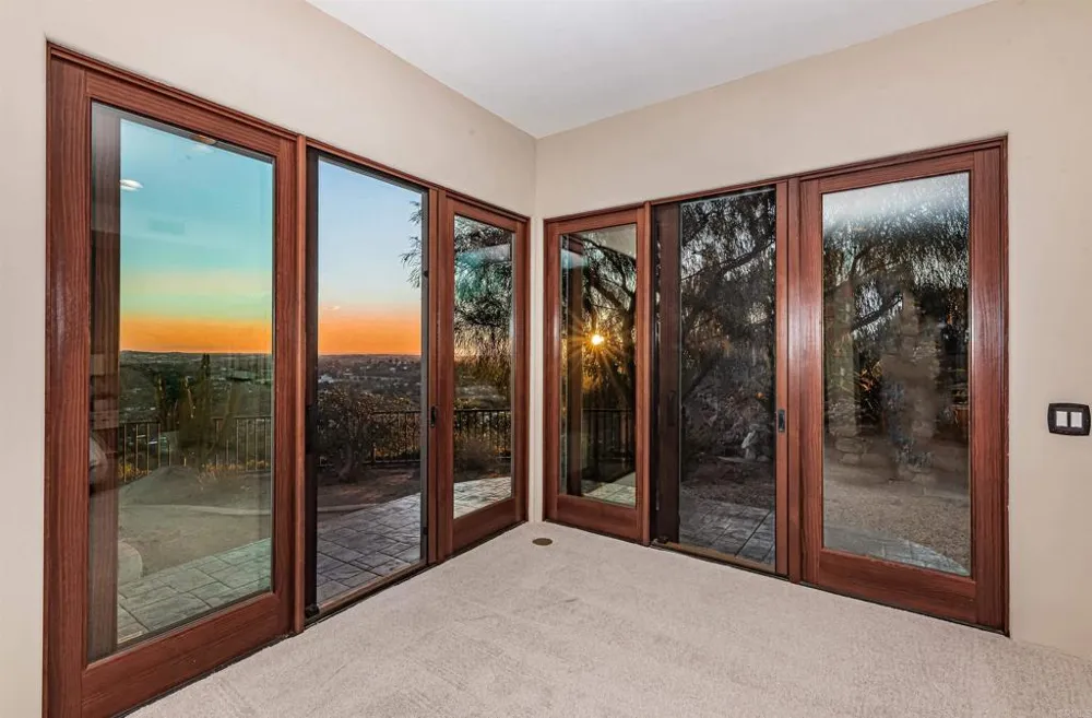 2362 Edgehill Road Vista, CA 92084