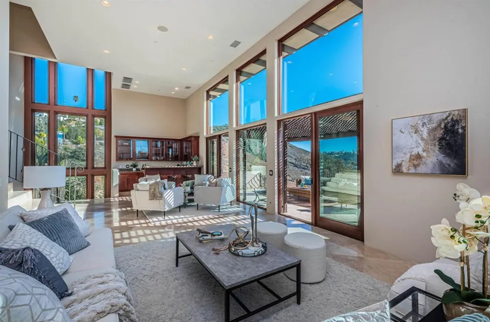 2362 Edgehill Road Vista, CA 92084
