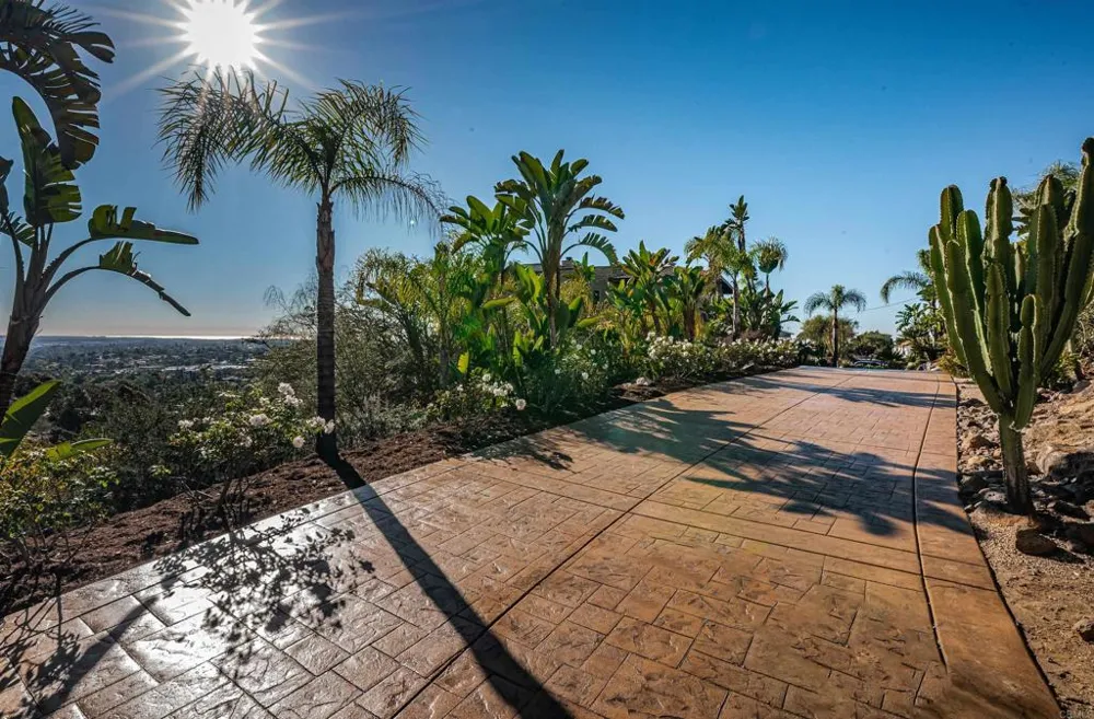 2362 Edgehill Road Vista, CA 92084