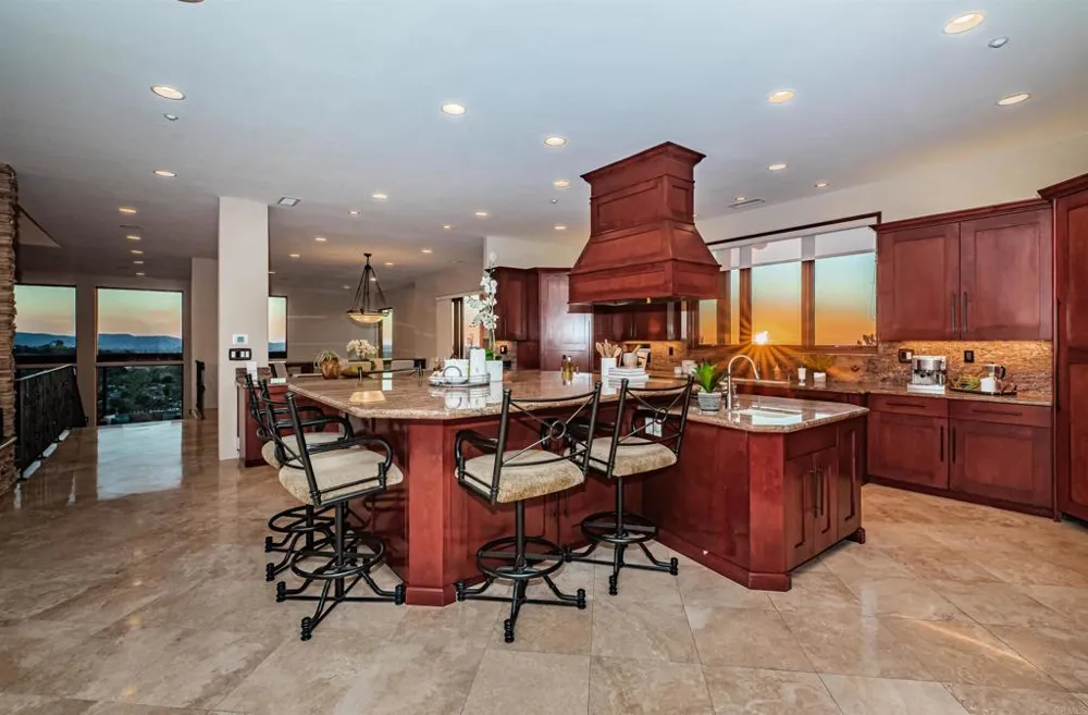 2362 Edgehill Road Vista, CA 92084
