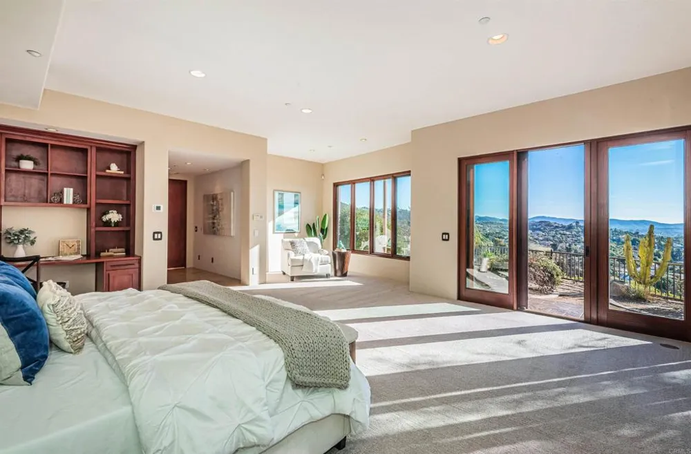 2362 Edgehill Road Vista, CA 92084