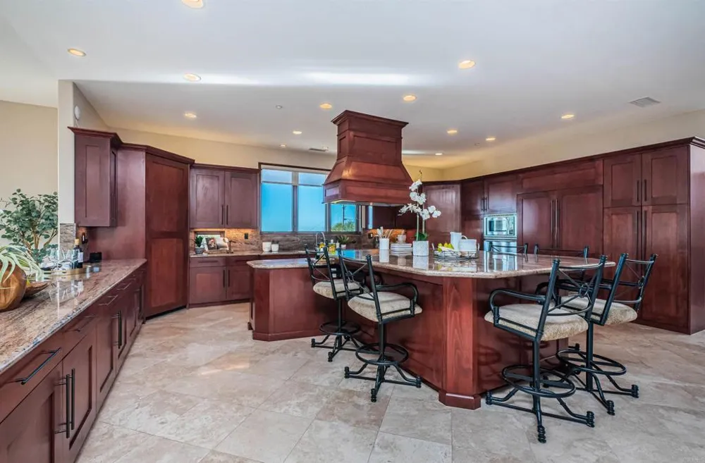 2362 Edgehill Road Vista, CA 92084