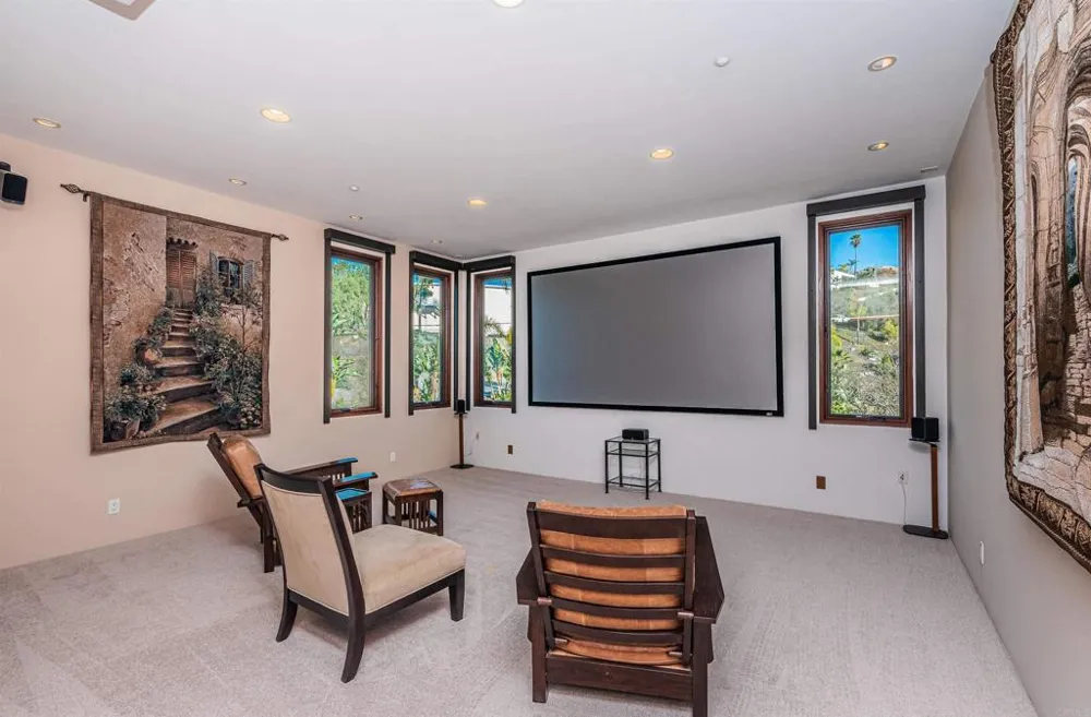 2362 Edgehill Road Vista, CA 92084