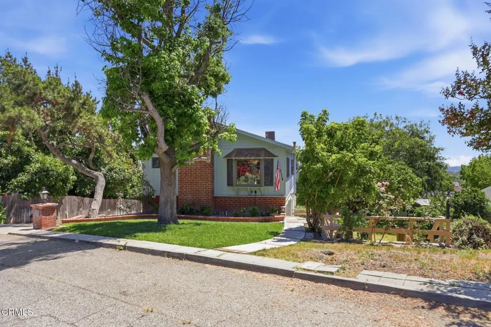 379 Foothill Drive Fillmore, CA 93015