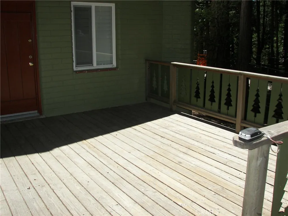 1101 Big Tree Crestline, CA 92325