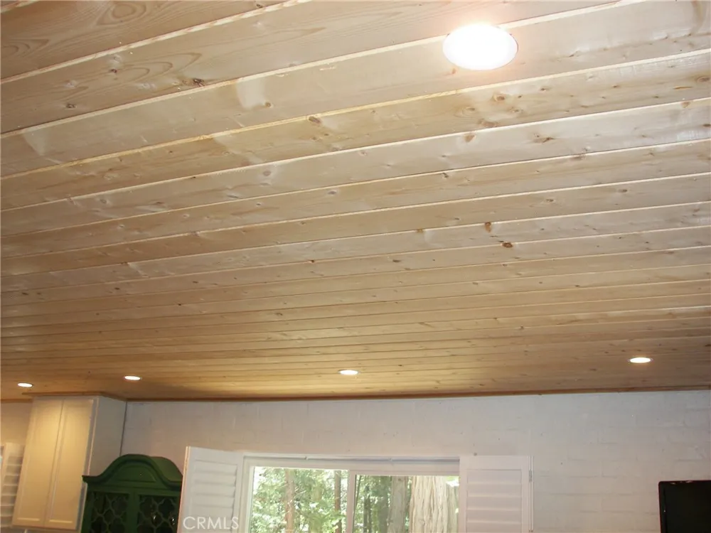 1101 Big Tree Crestline, CA 92325