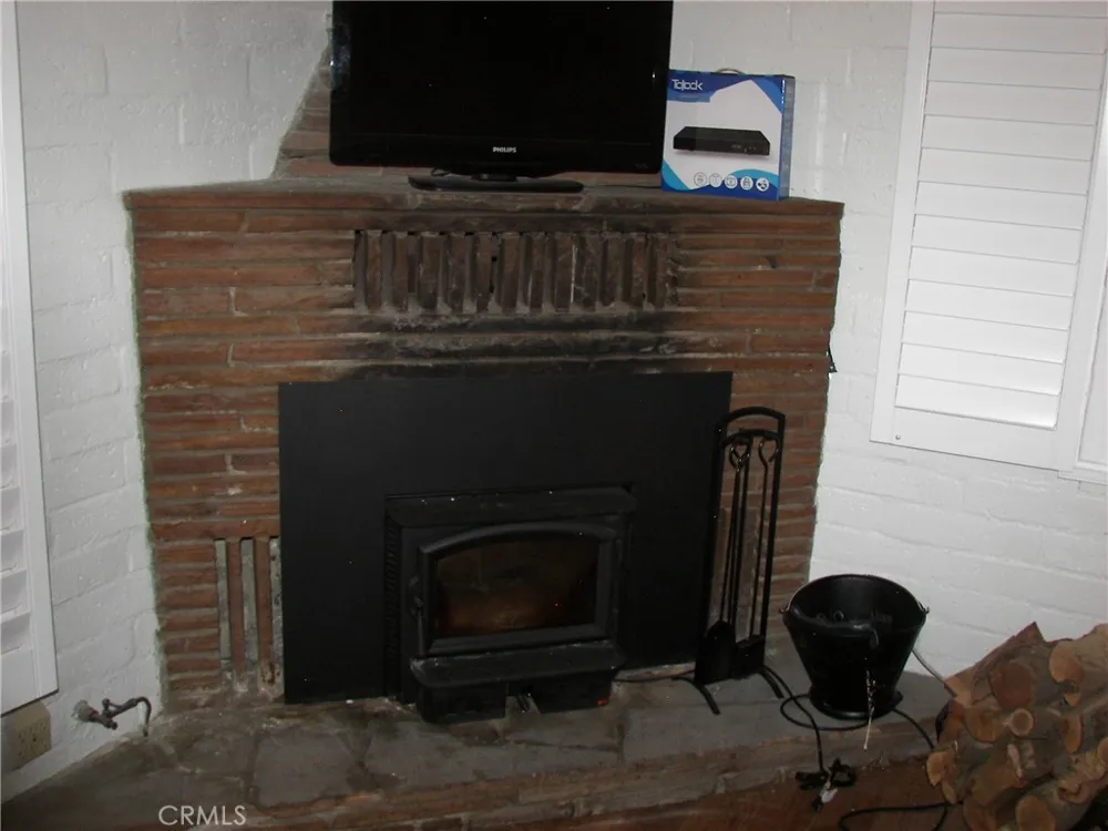 1101 Big Tree Crestline, CA 92325