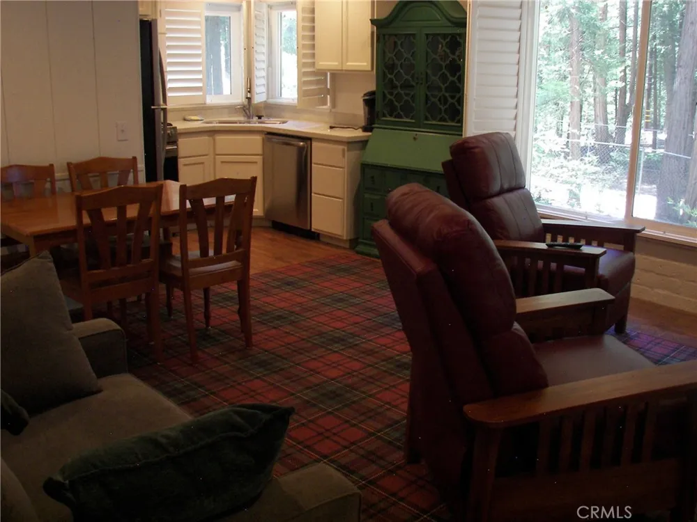 1101 Big Tree Crestline, CA 92325