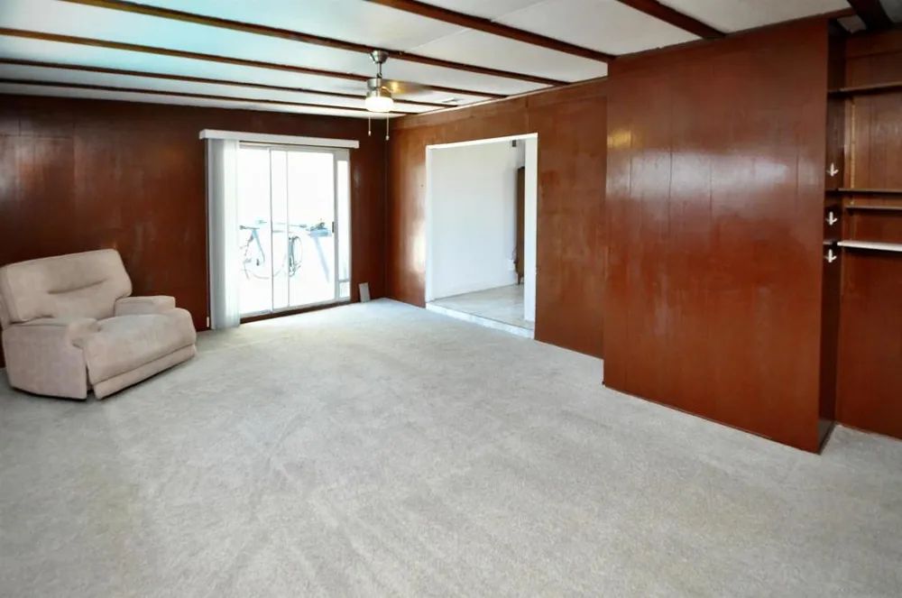 576 Douglas Street Chula Vista, CA 91910