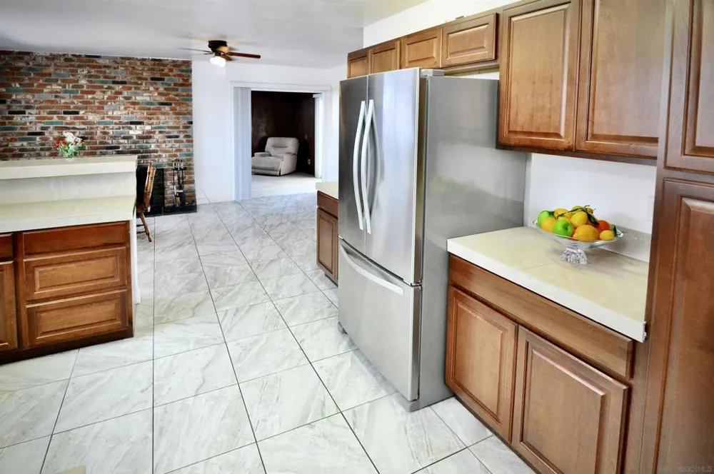 576 Douglas Street Chula Vista, CA 91910