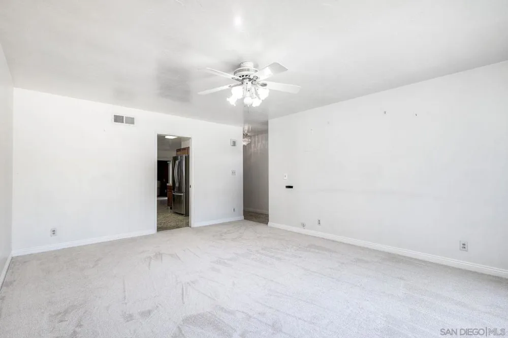 576 Douglas Street Chula Vista, CA 91910