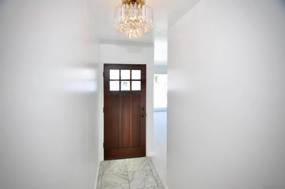 576 Douglas Street Chula Vista, CA 91910