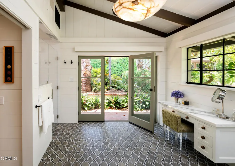 1115 S Oak Knoll Avenue Pasadena, CA 91106