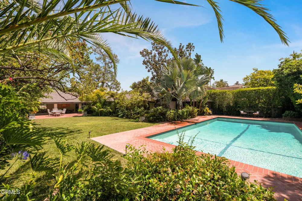 1115 S Oak Knoll Avenue Pasadena, CA 91106