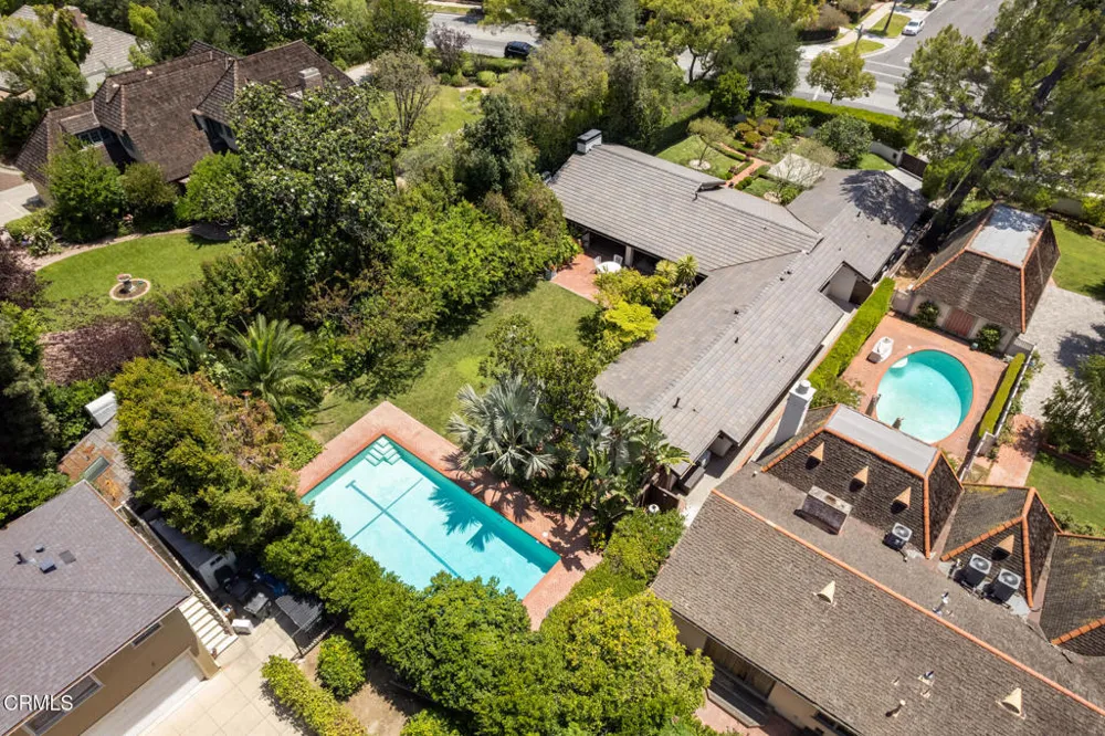 1115 S Oak Knoll Avenue Pasadena, CA 91106