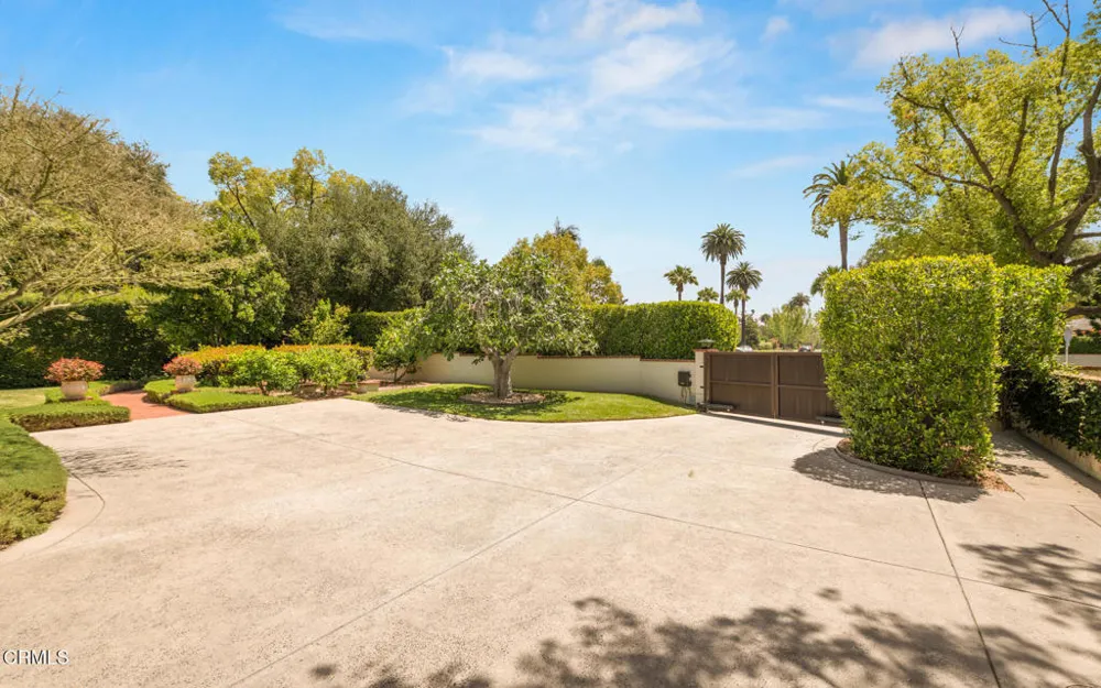 1115 S Oak Knoll Avenue Pasadena, CA 91106