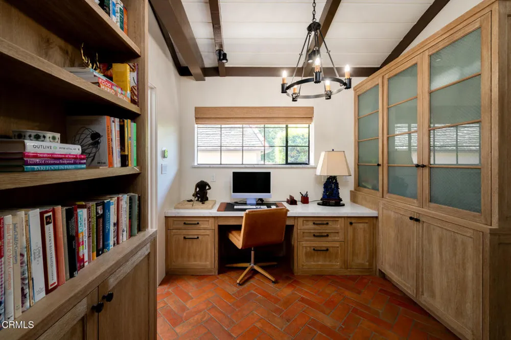 1115 S Oak Knoll Avenue Pasadena, CA 91106