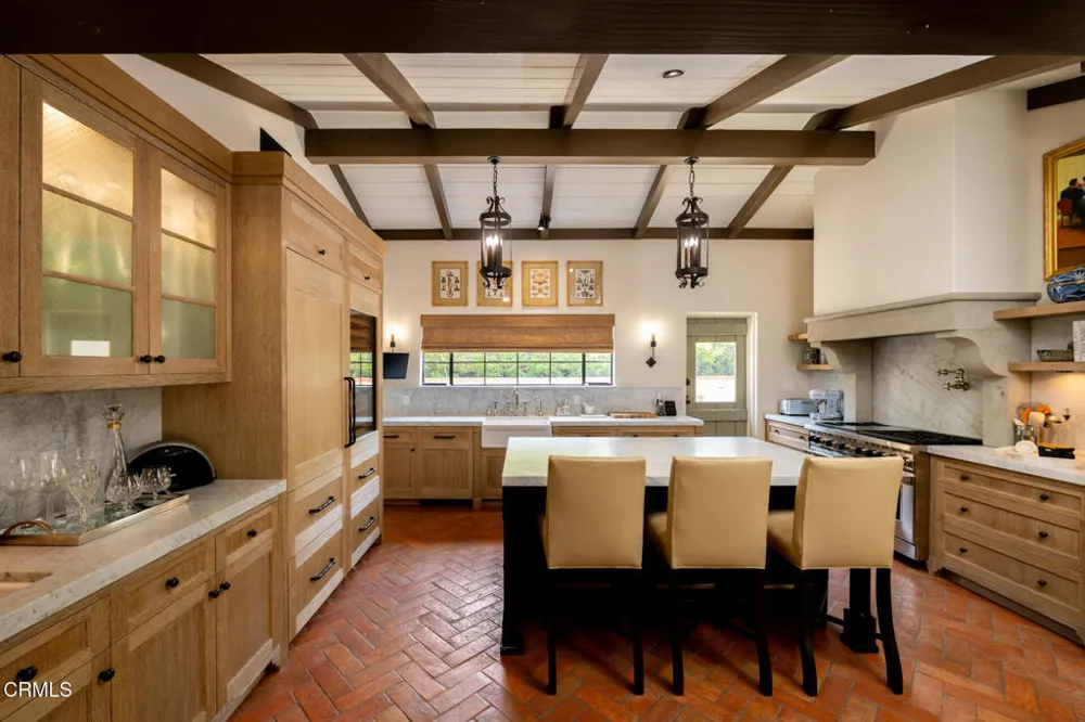 1115 S Oak Knoll Avenue Pasadena, CA 91106