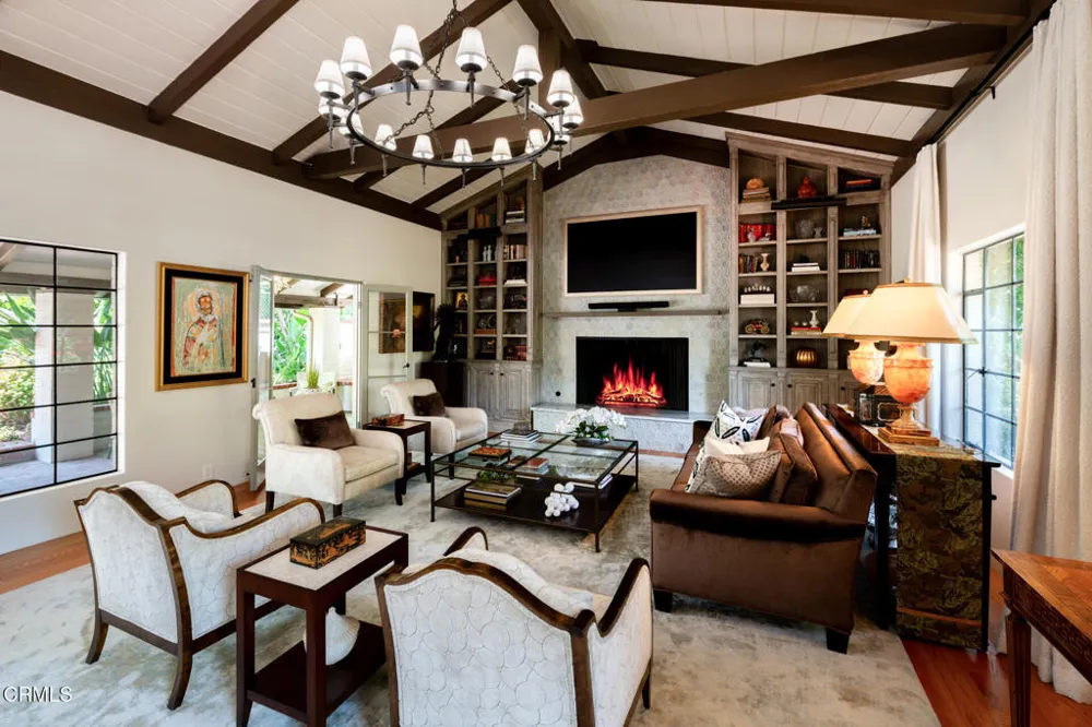 1115 S Oak Knoll Avenue Pasadena, CA 91106