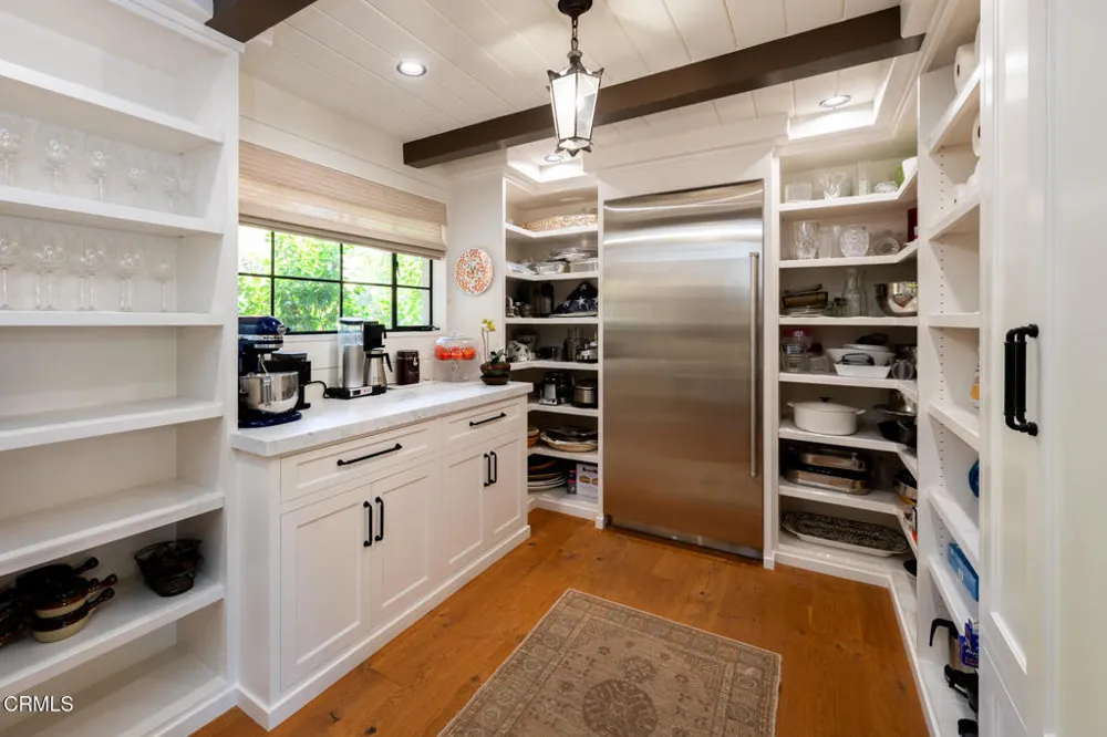 1115 S Oak Knoll Avenue Pasadena, CA 91106