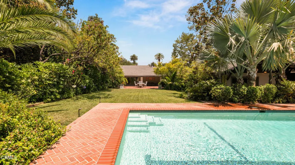 1115 S Oak Knoll Avenue Pasadena, CA 91106